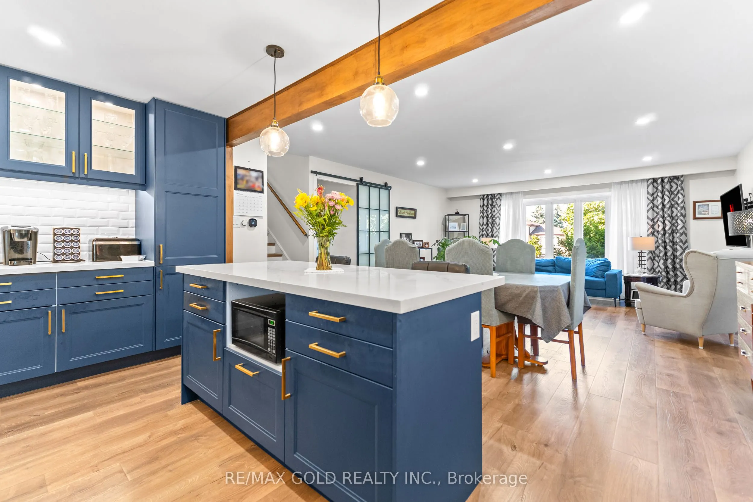 1 Greenbriar Road