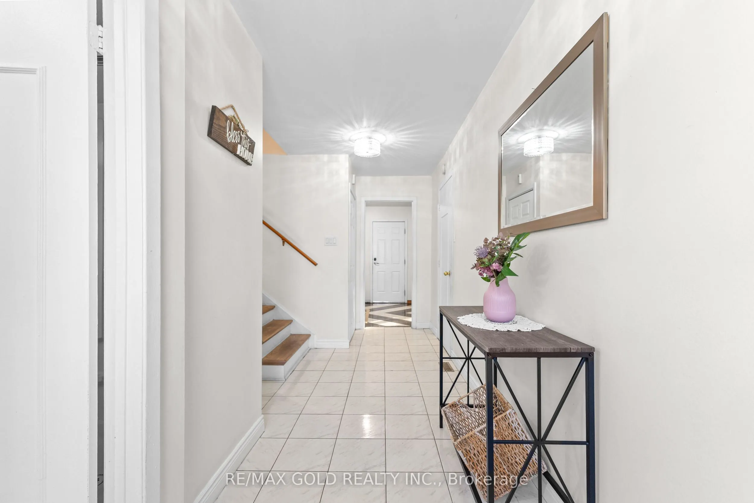 1 Greenbriar Road