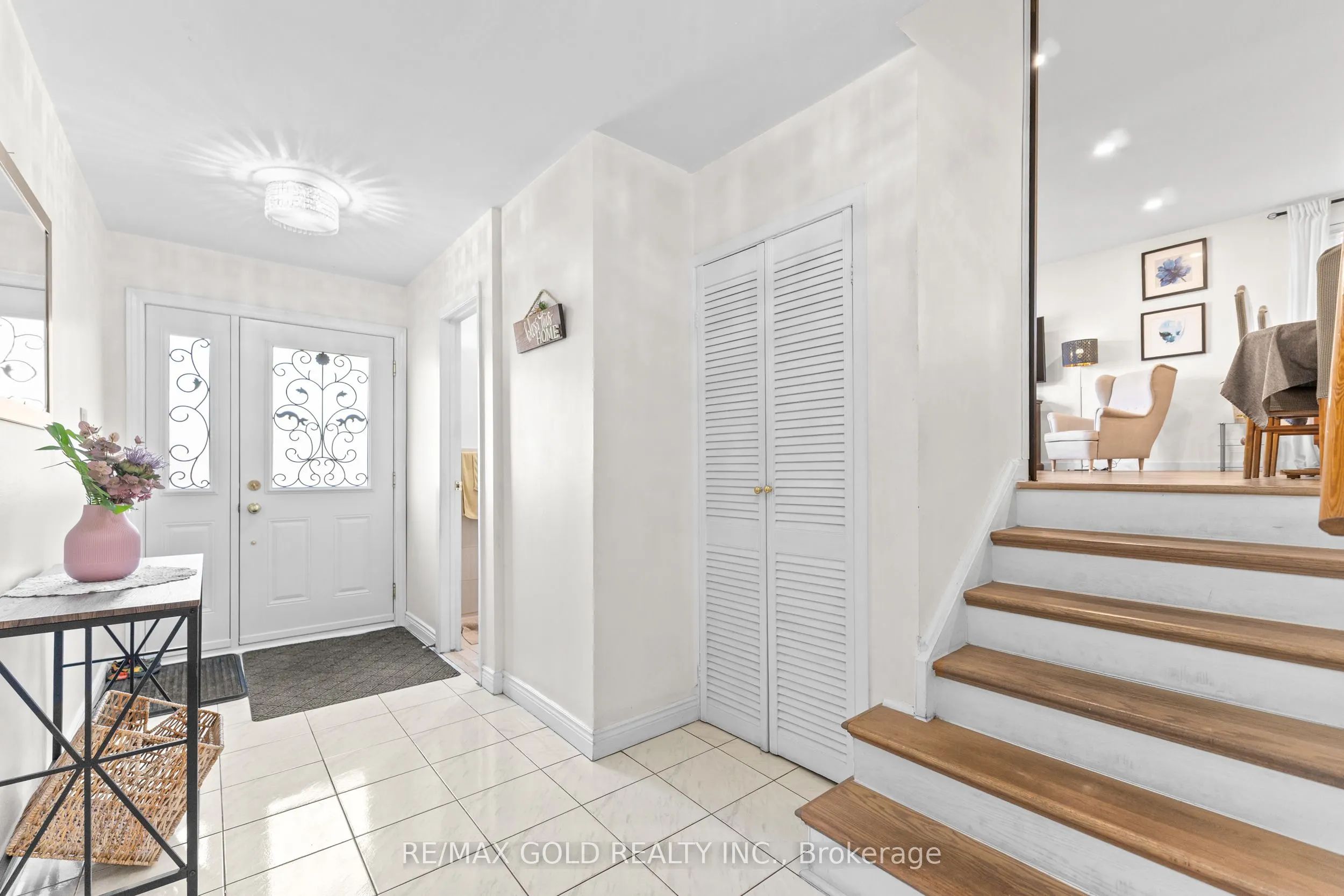 1 Greenbriar Road