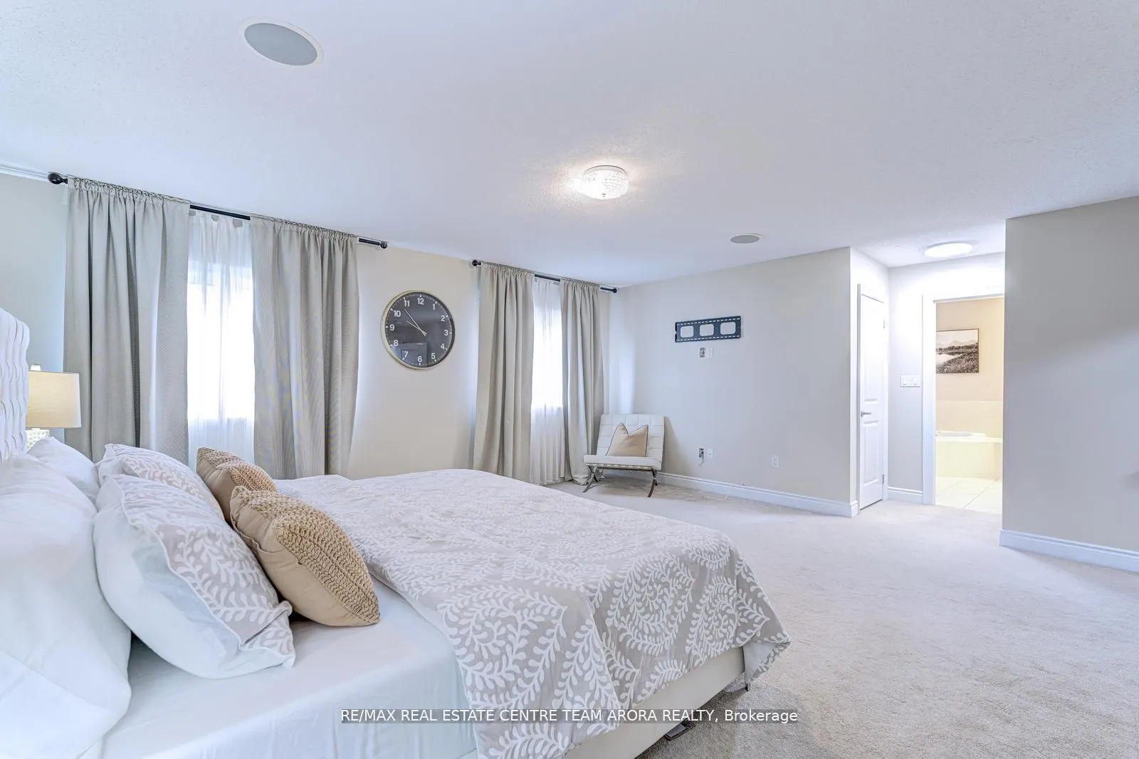 16 Valleyway Drive