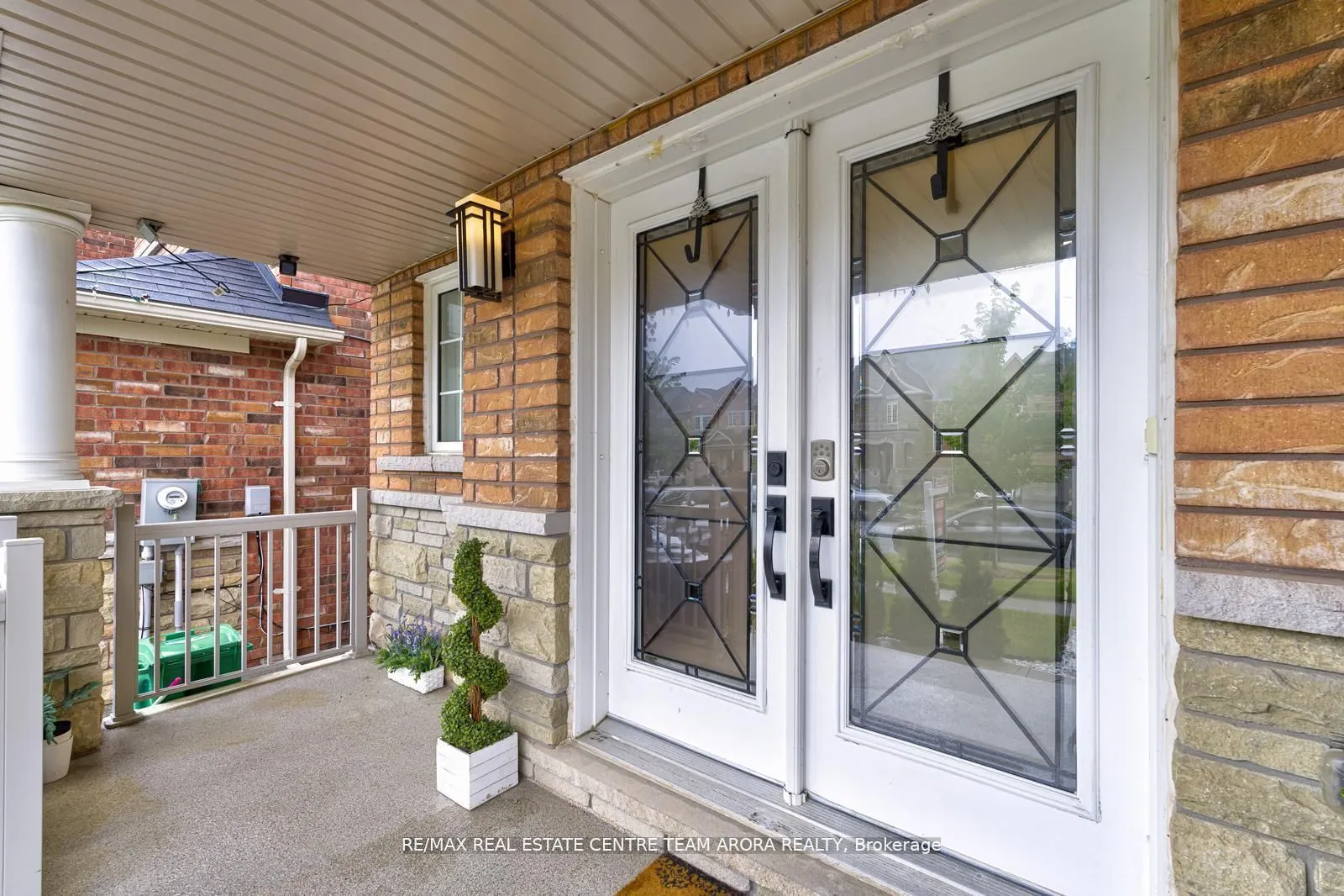 16 Valleyway Drive