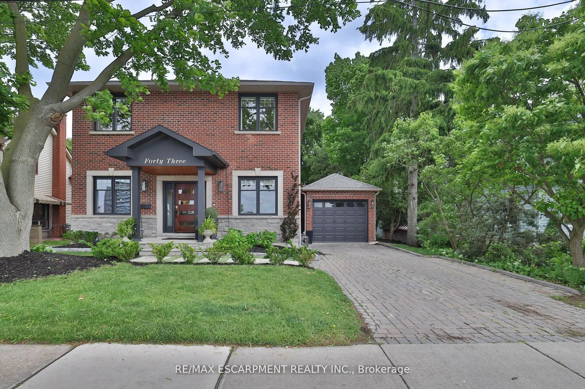 43 Mississauga Road S