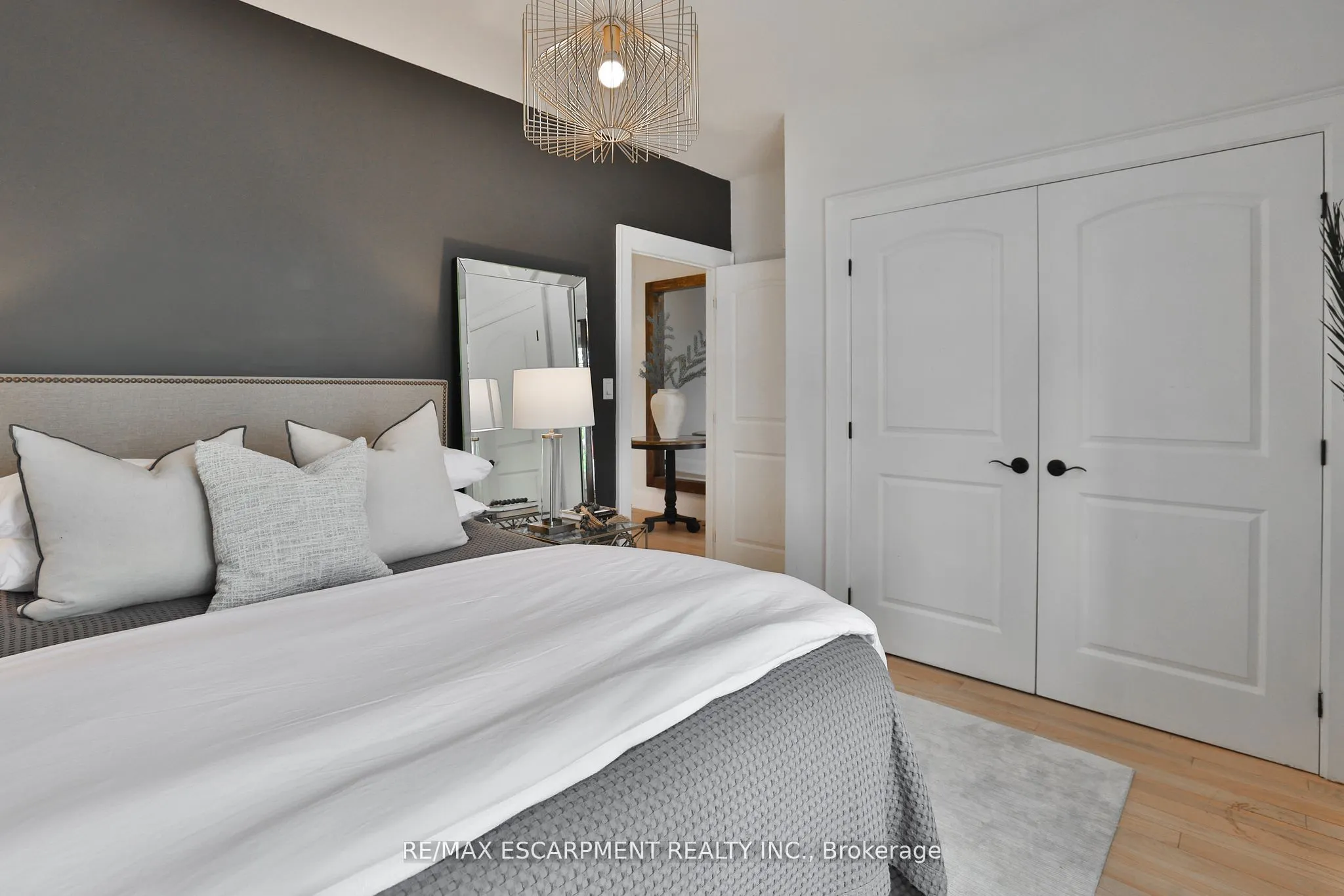 43 Mississauga Road S