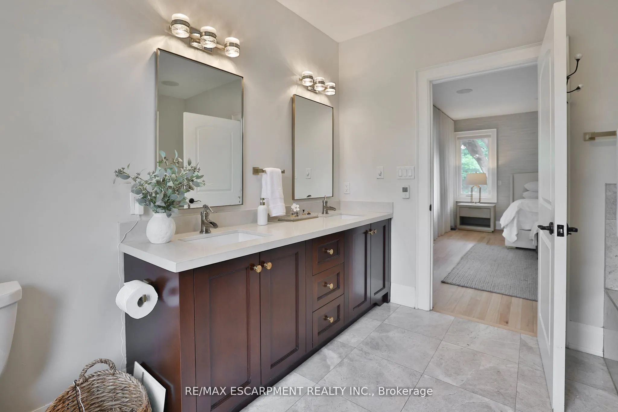 43 Mississauga Road S