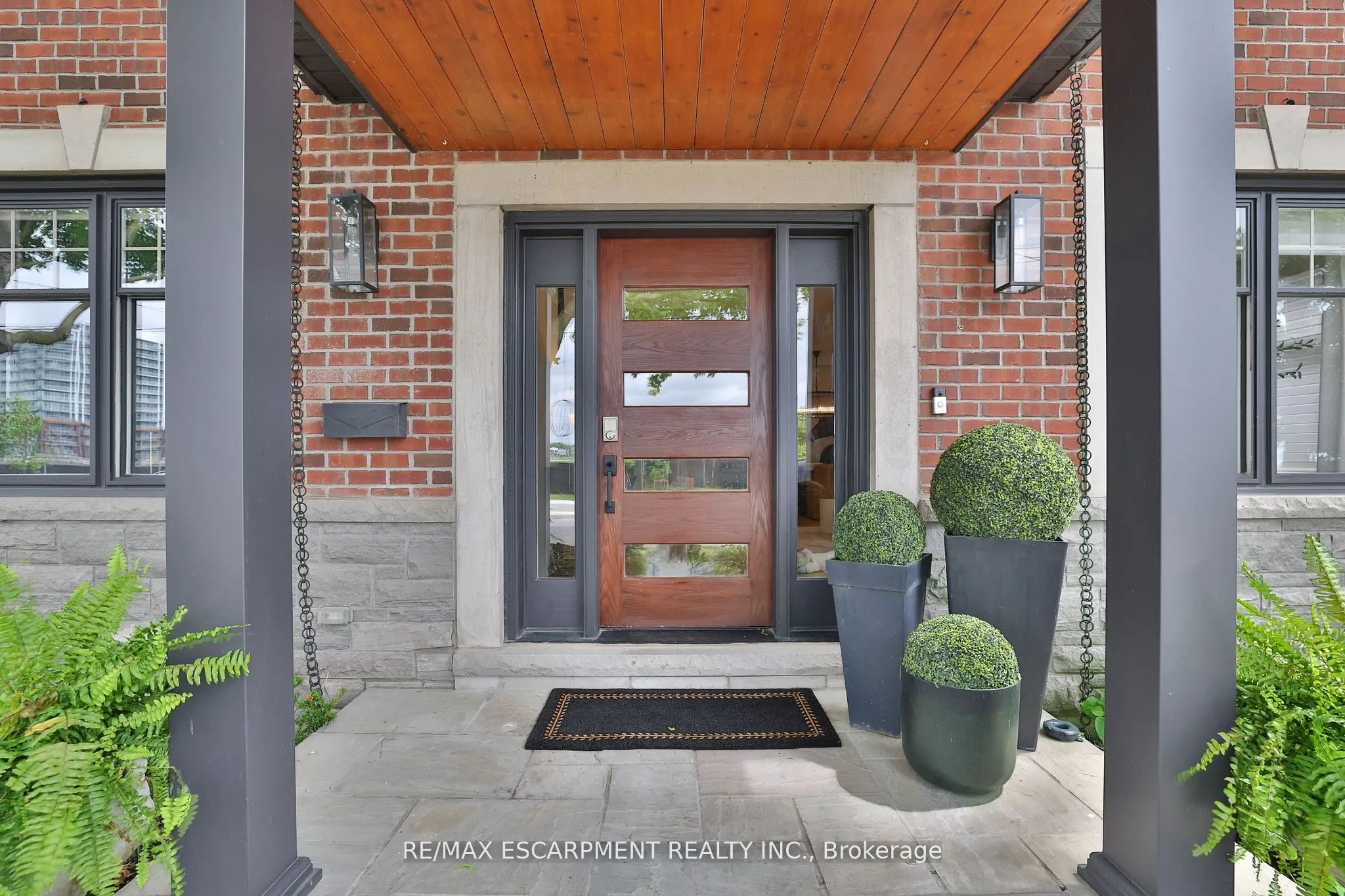 43 Mississauga Road S