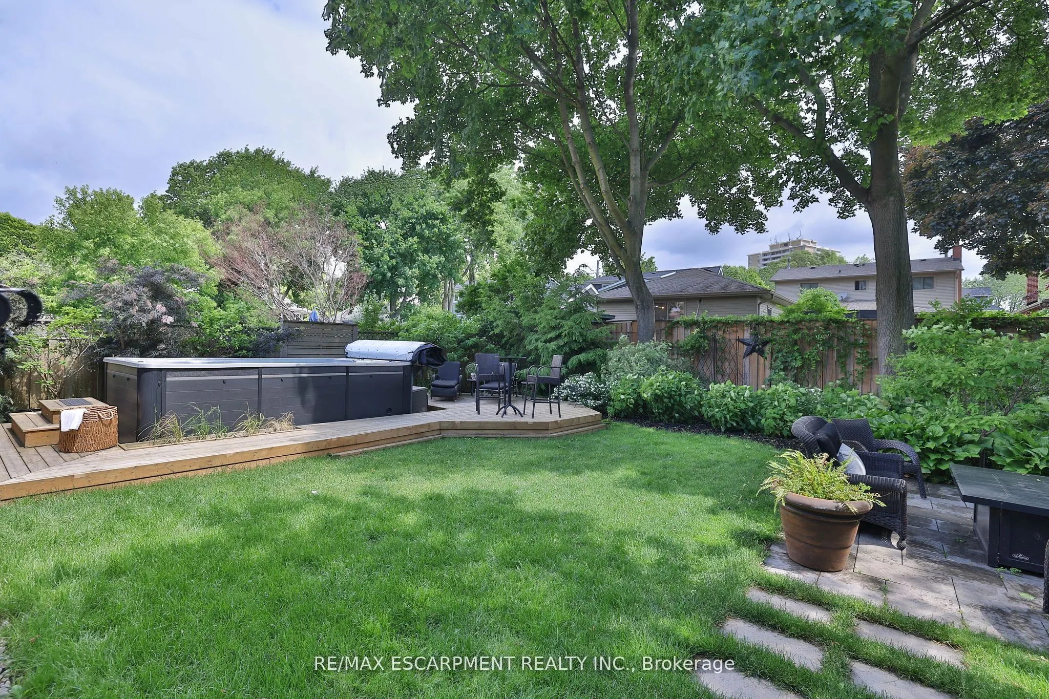 43 Mississauga Road S
