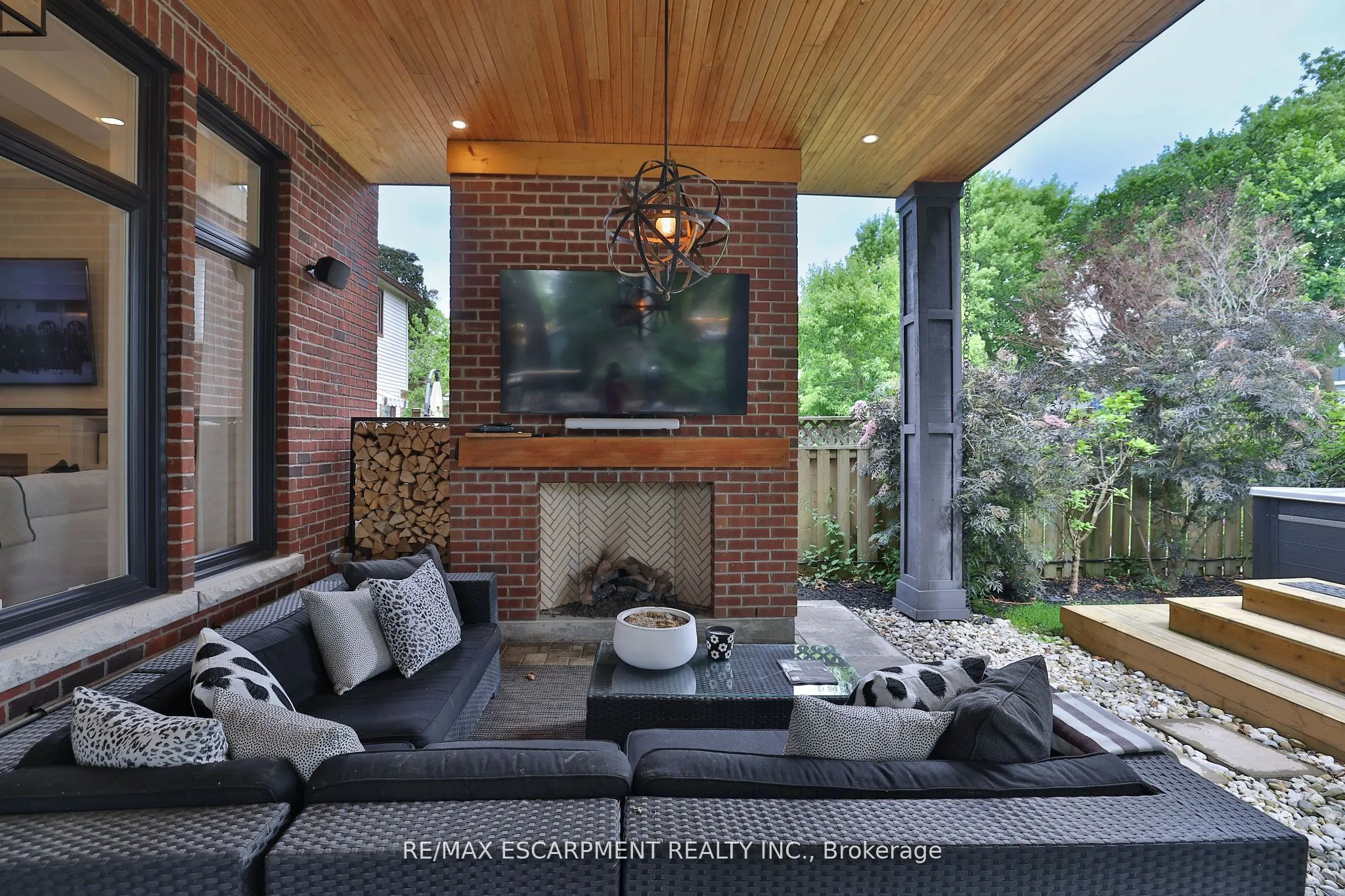 43 Mississauga Road S