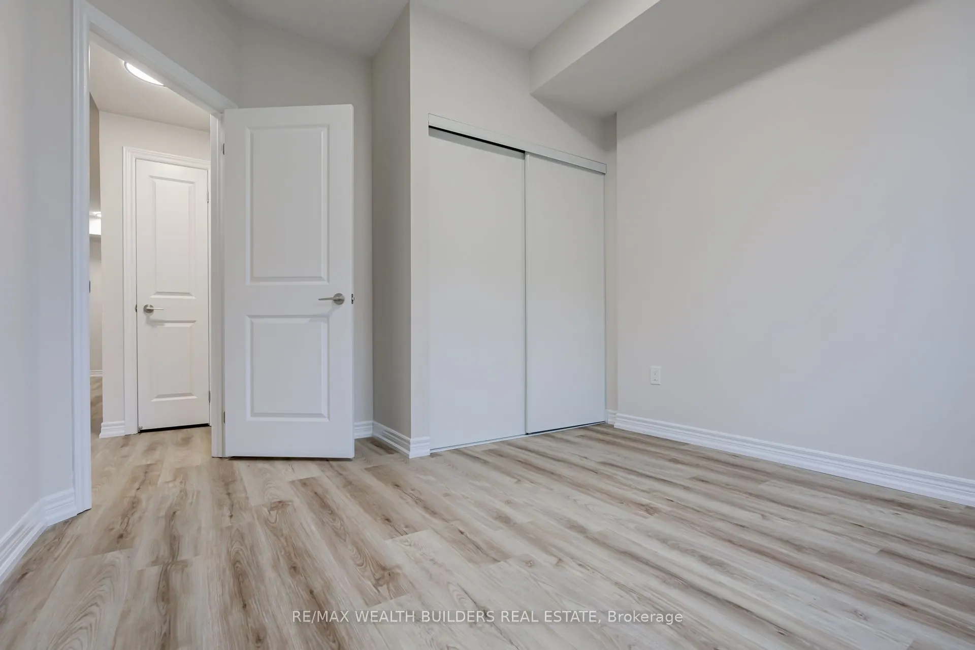 2333 Sawgrass Drive, #202