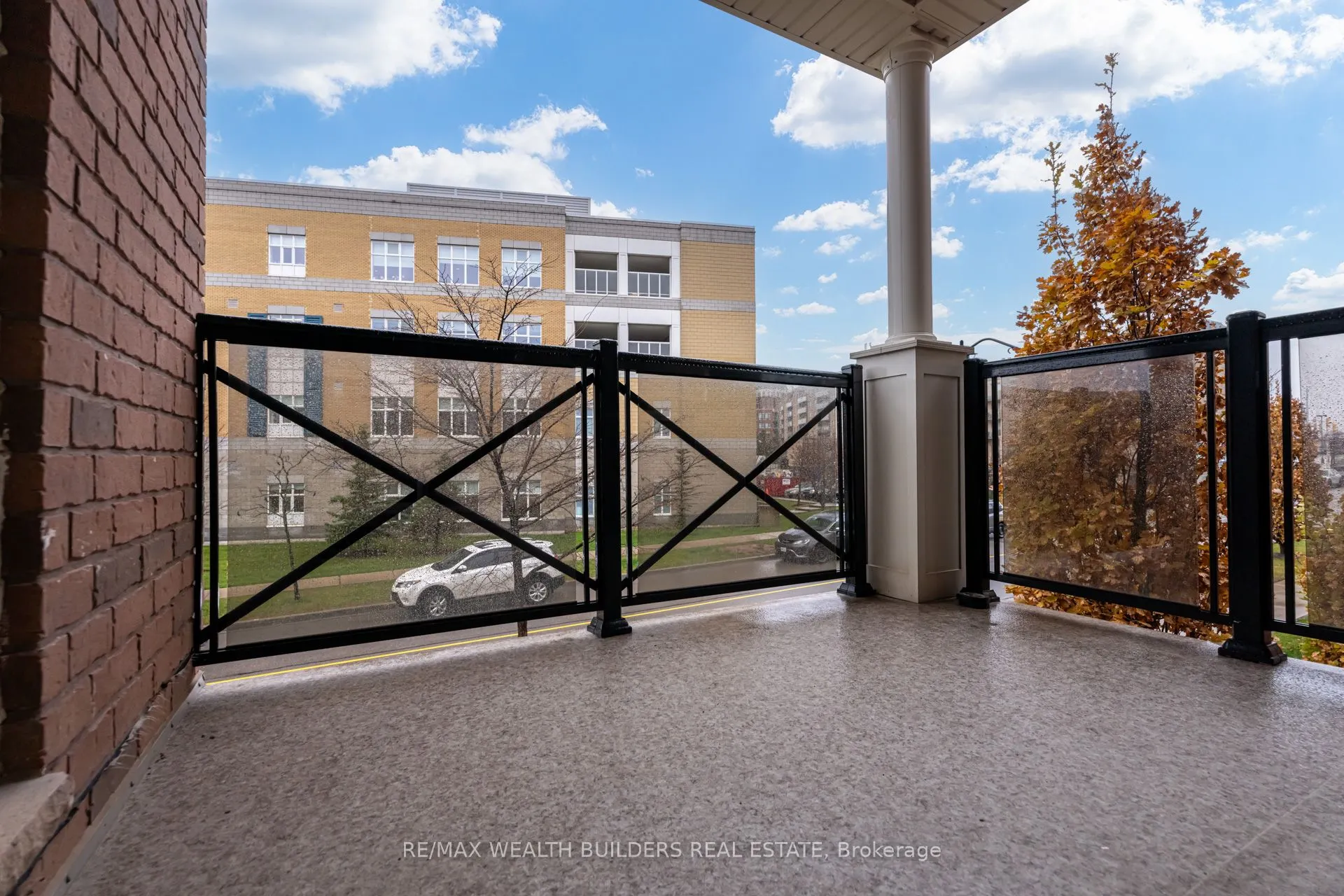 2333 Sawgrass Drive, #202