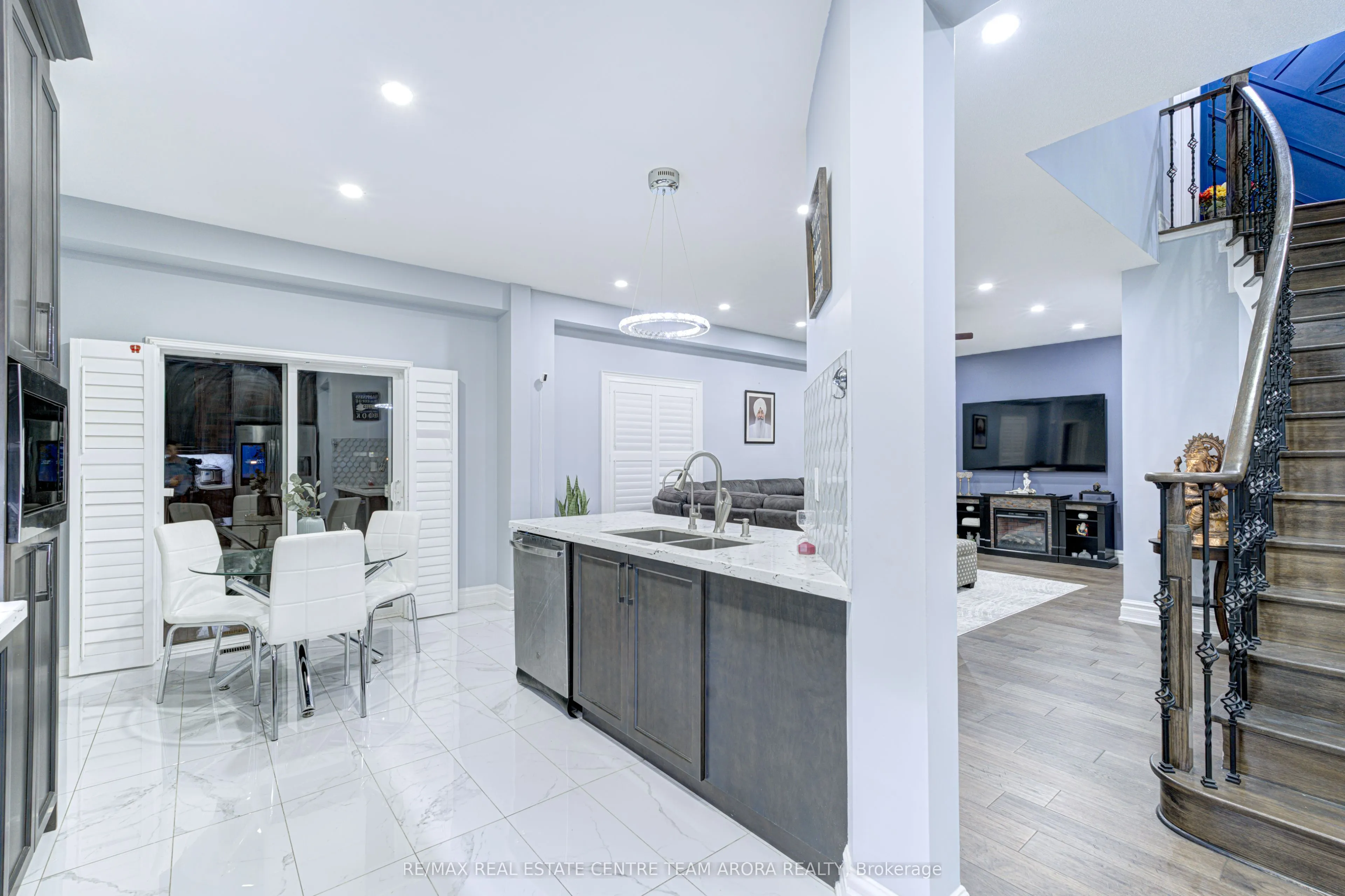 83 Commodore Drive