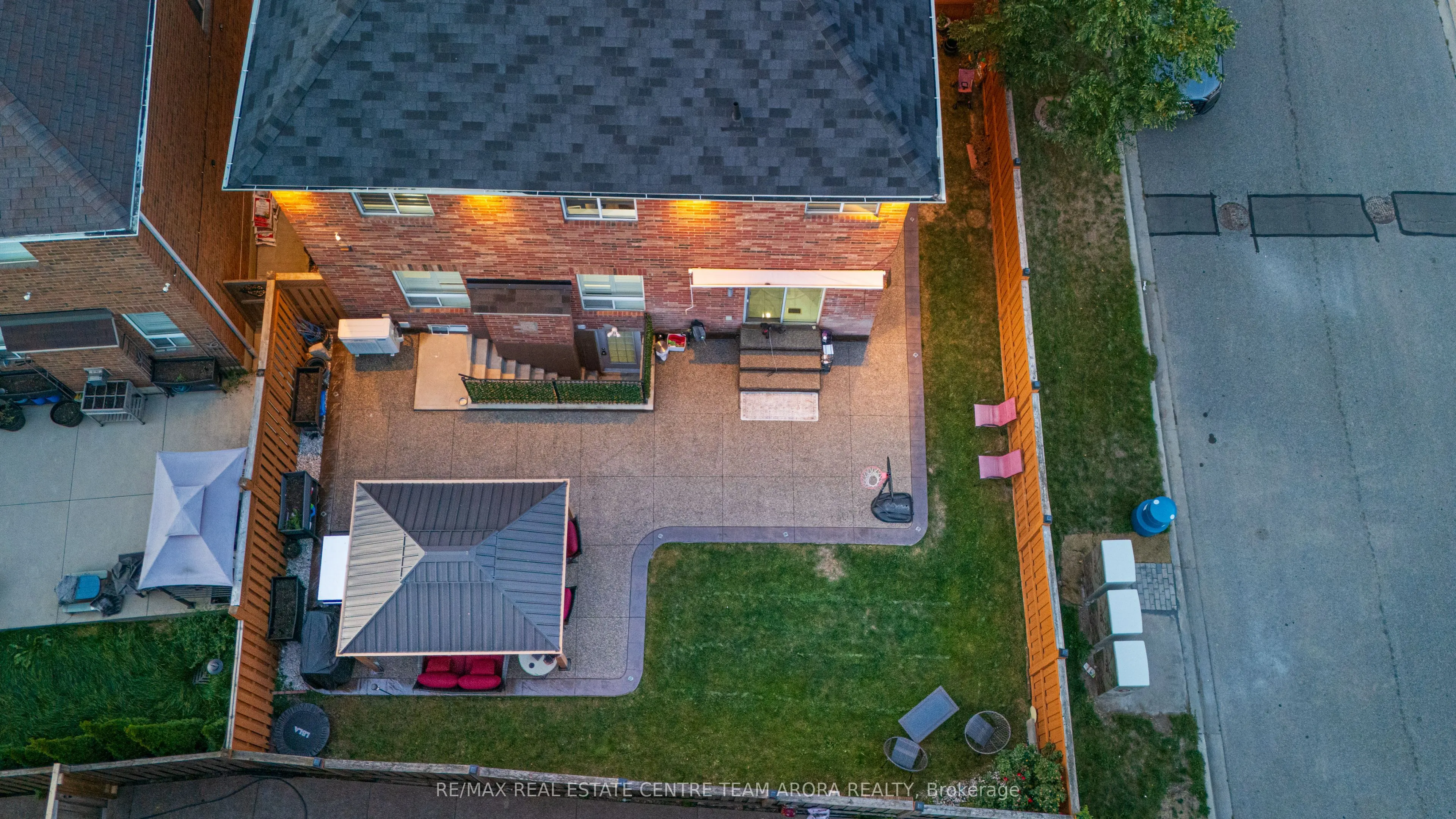 83 Commodore Drive