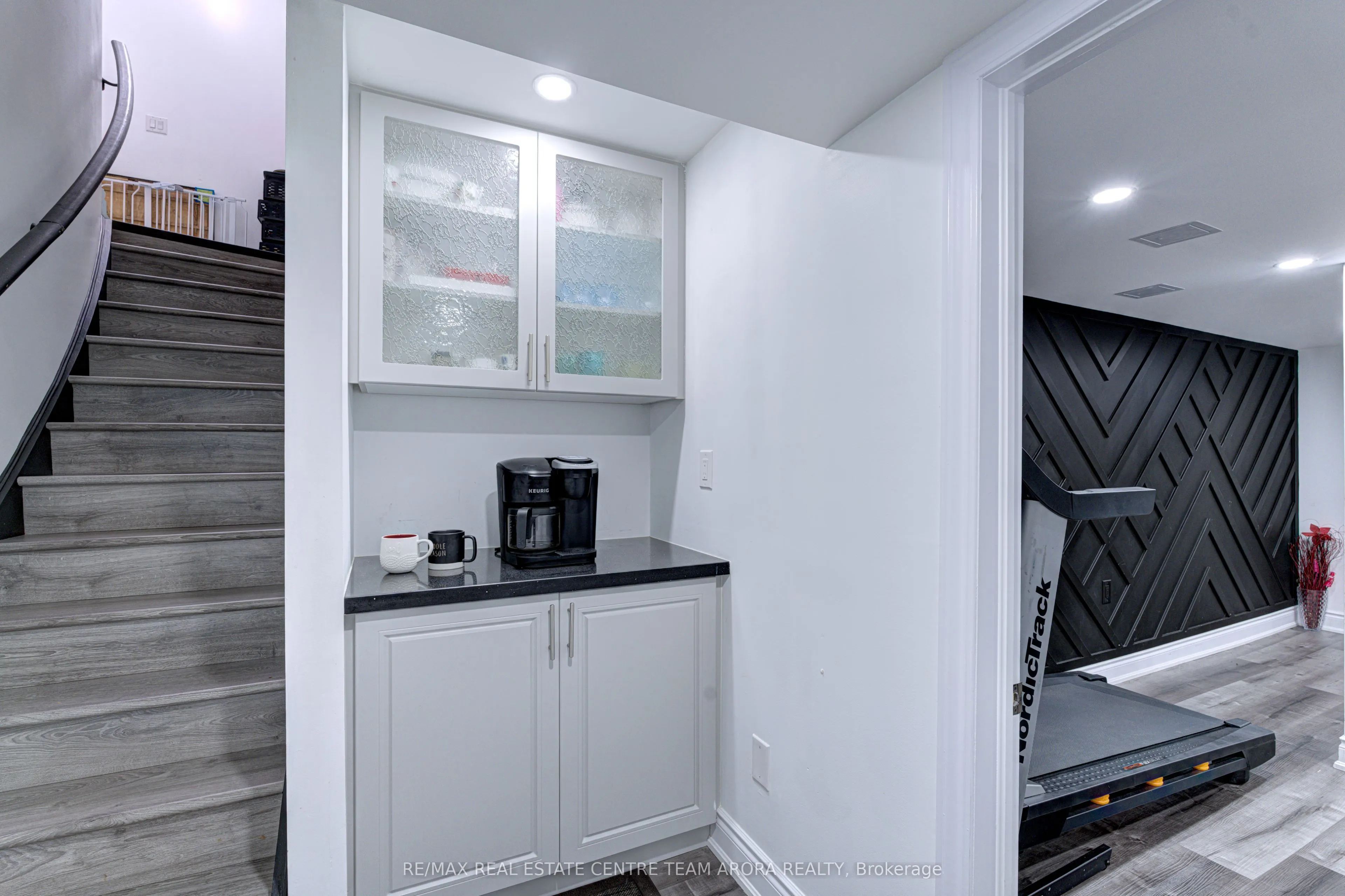 83 Commodore Drive
