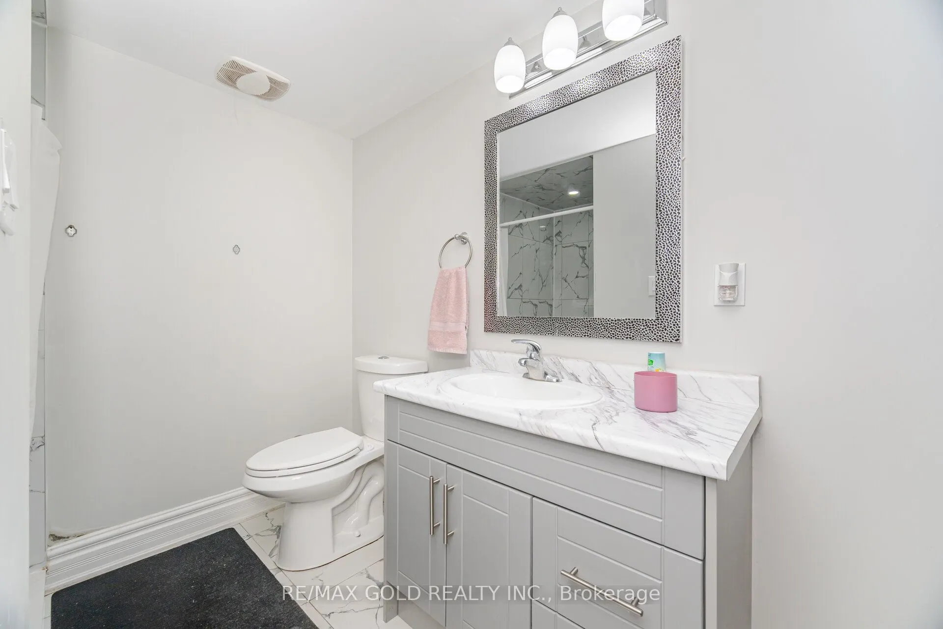 13 Fawson Cove Way W