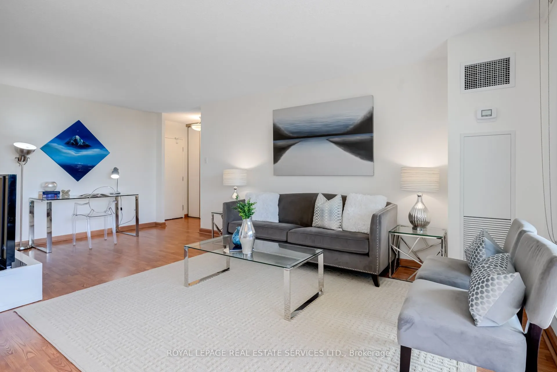 80 Quebec Avenue, #704