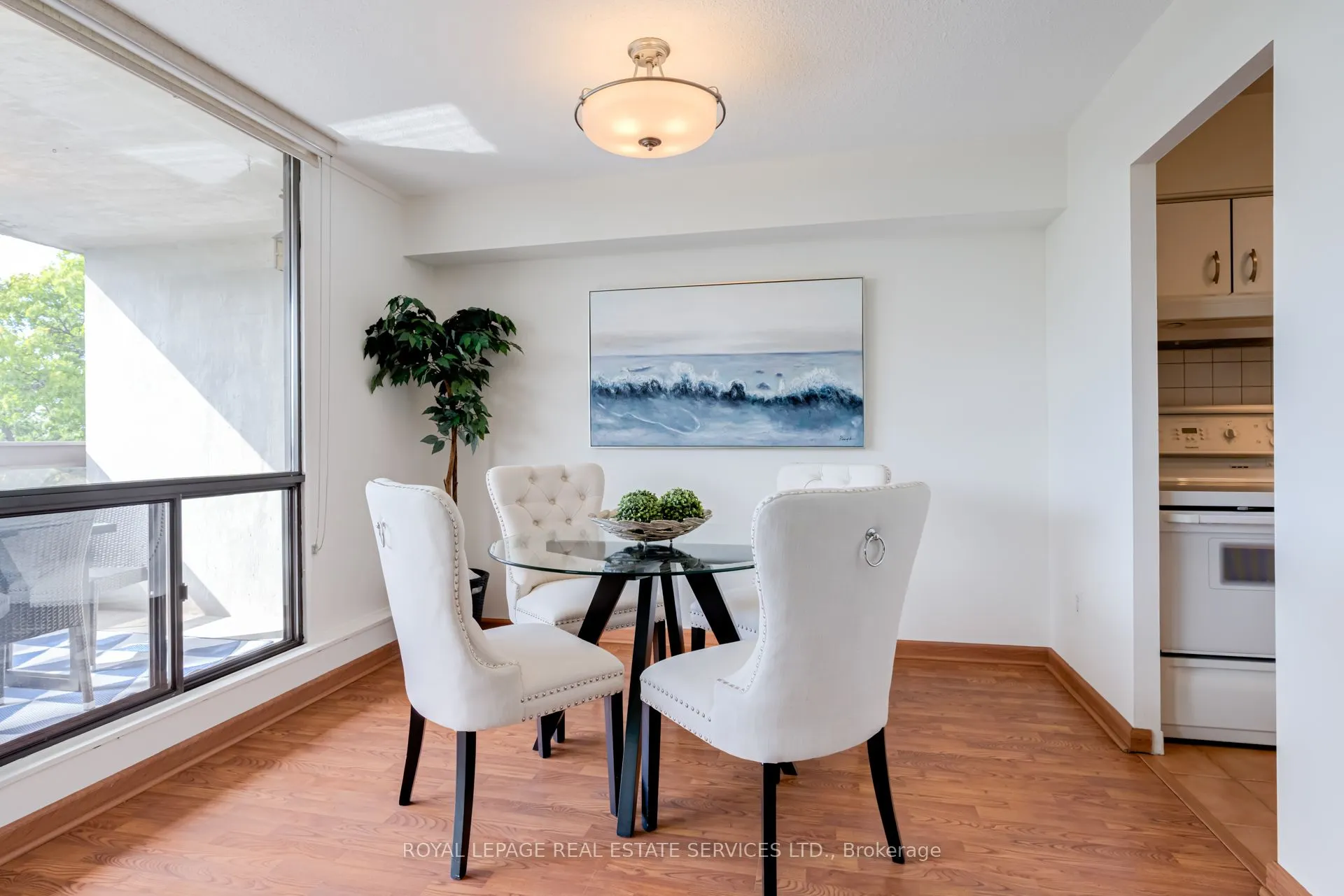 80 Quebec Avenue, #704