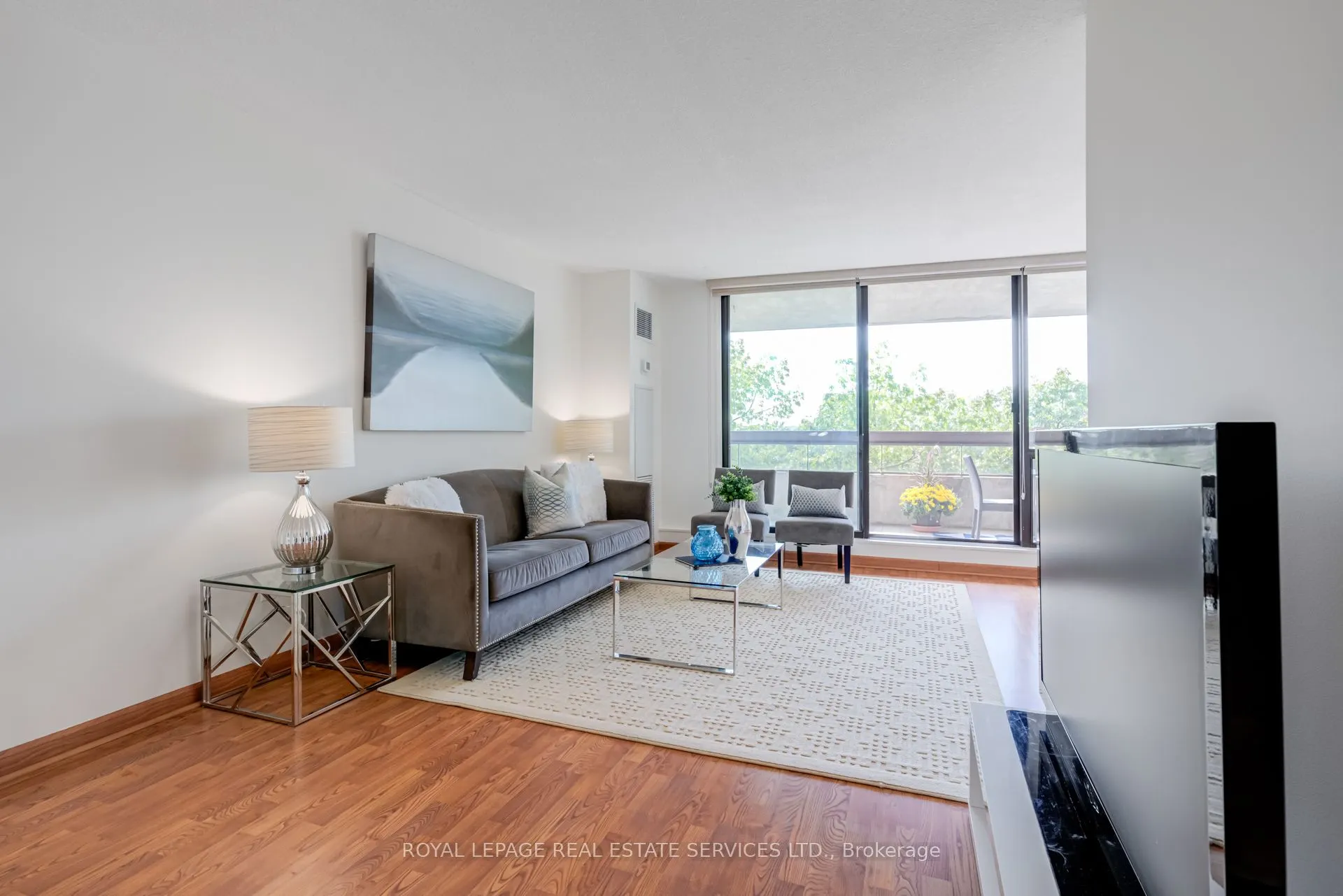 80 Quebec Avenue, #704