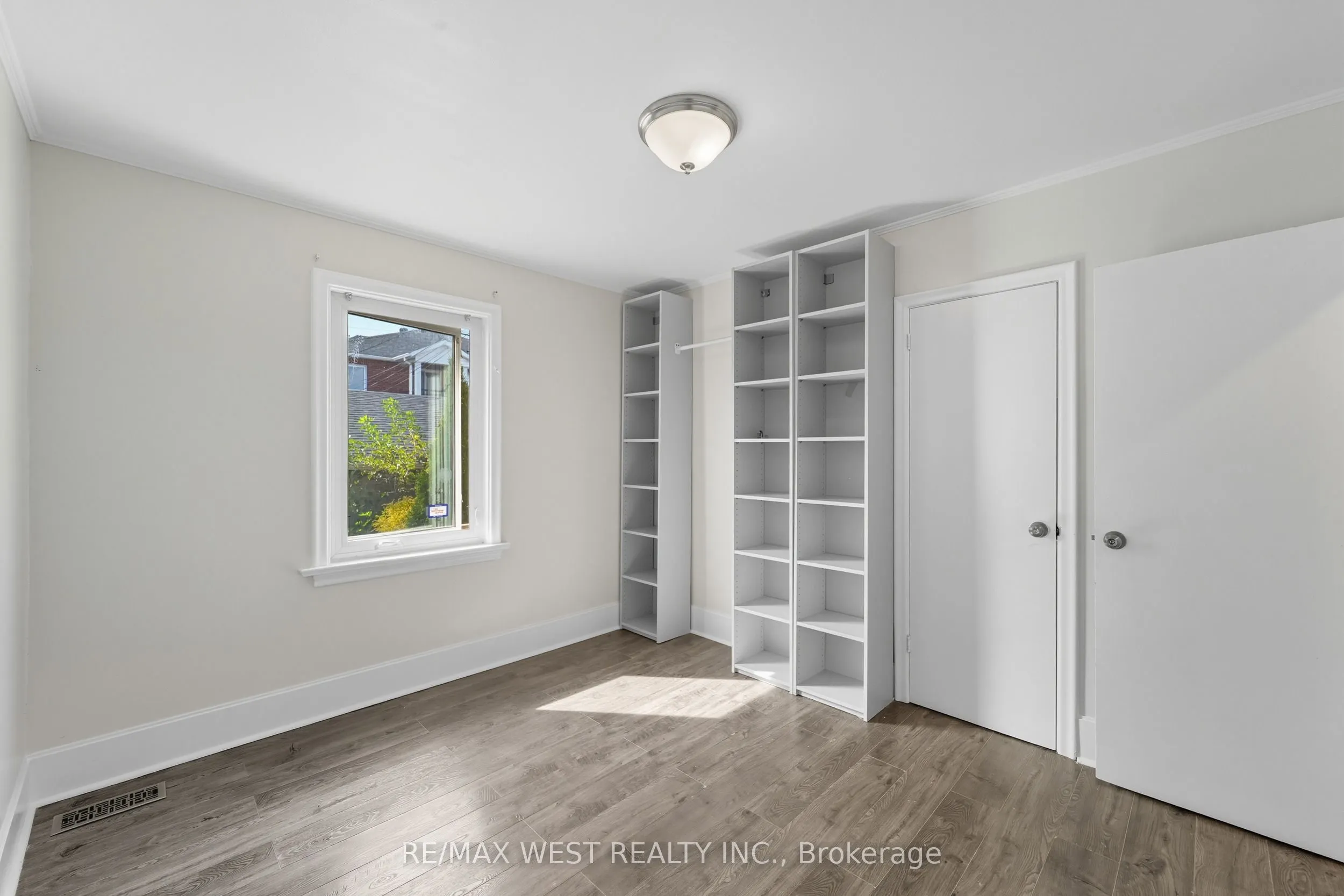 38 Feltham Avenue