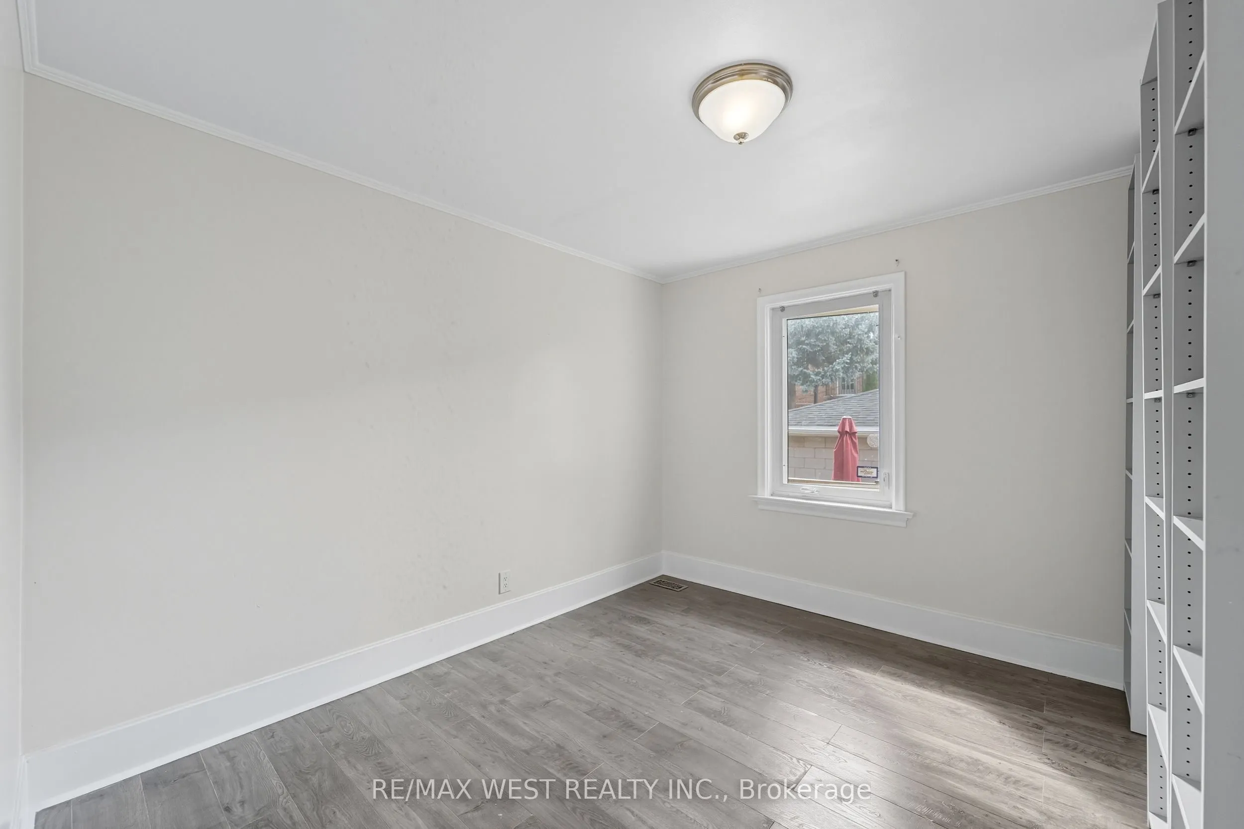 38 Feltham Avenue