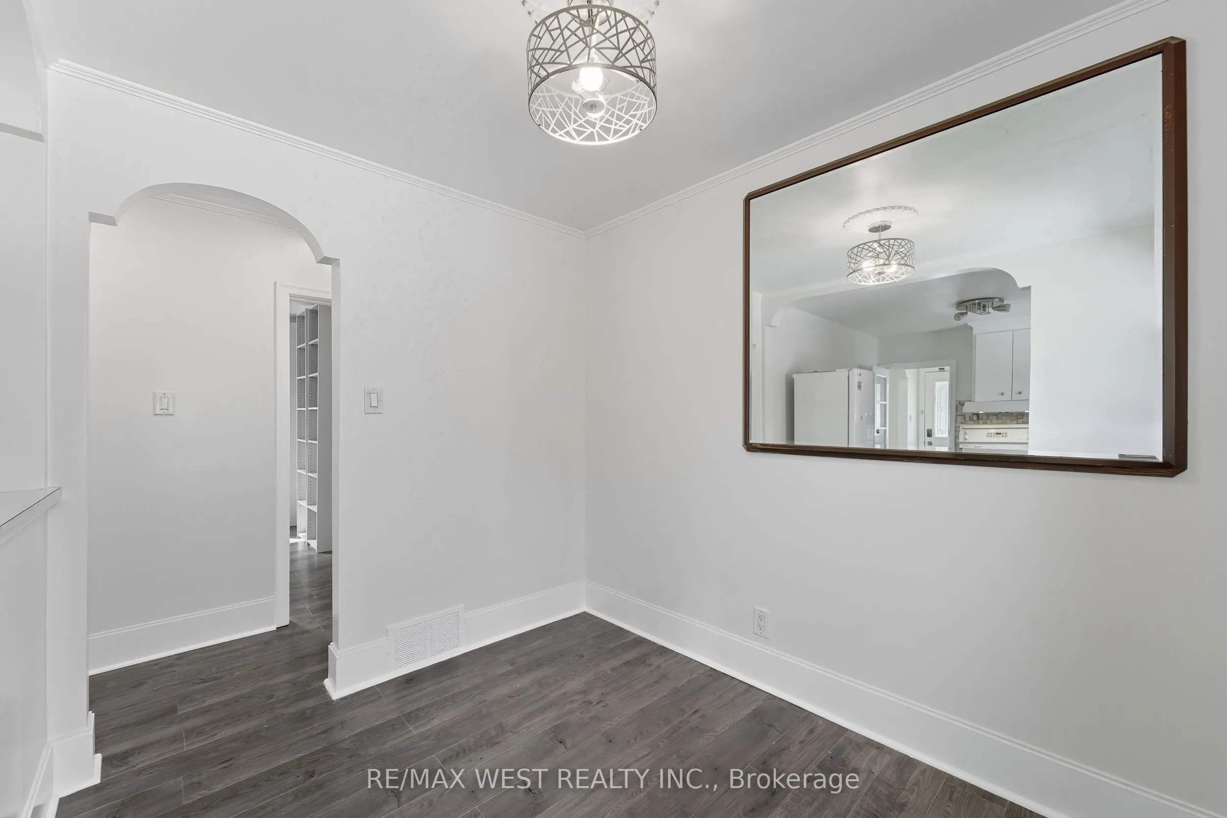 38 Feltham Avenue