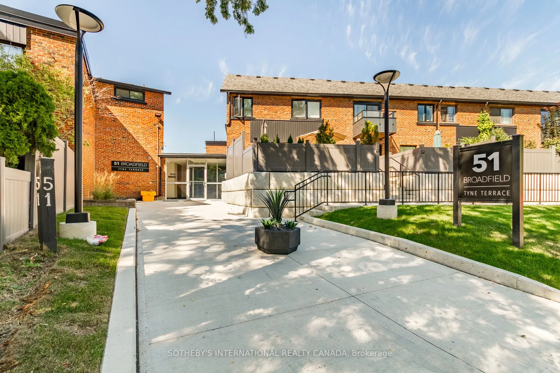51 Broadfield Drive