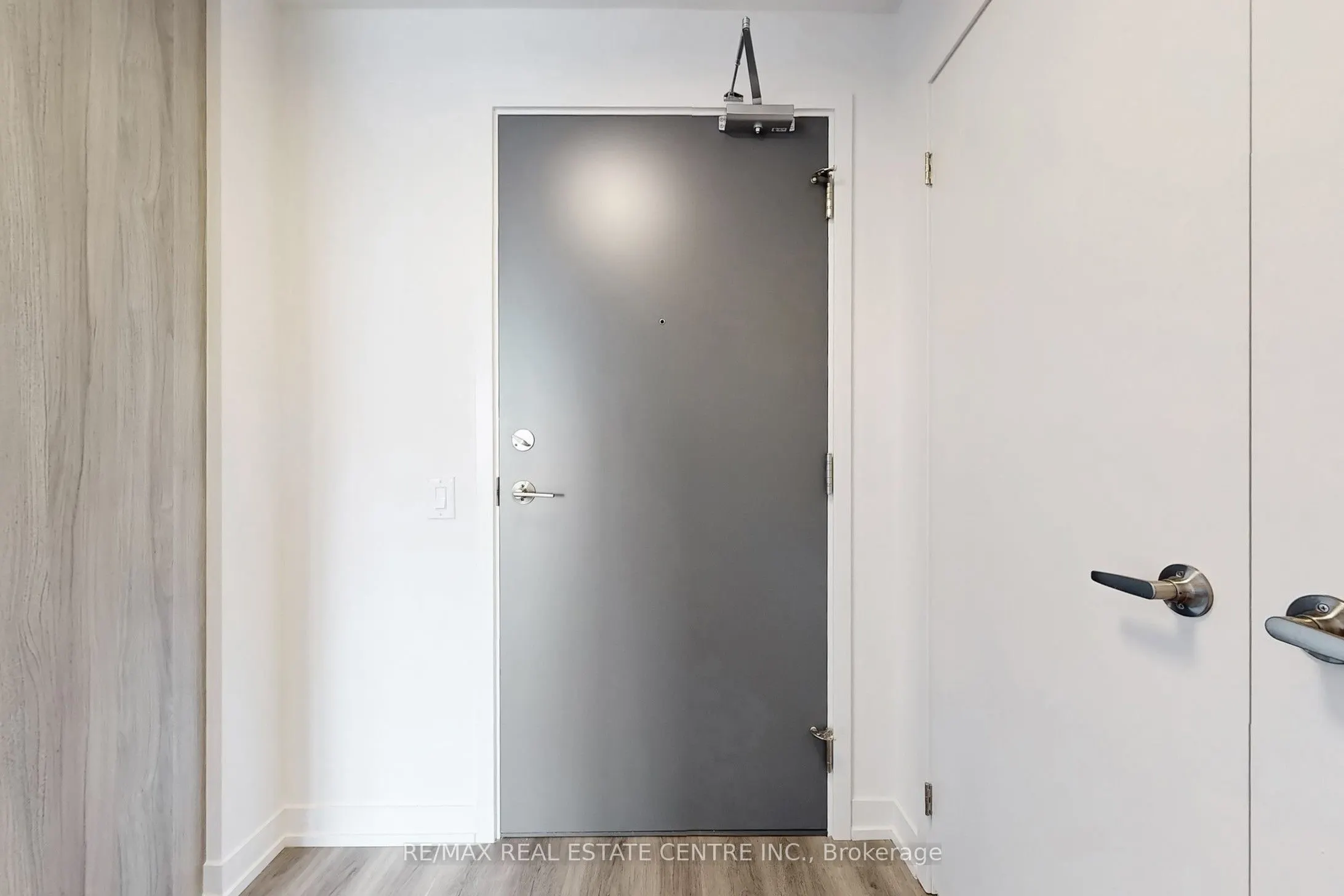 2485 Eglinton Avenue W, #922