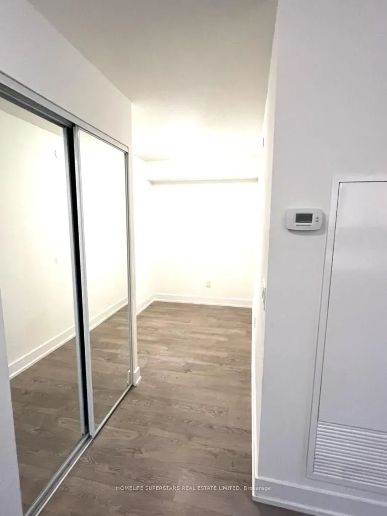 5 Mabelle Avenue, #1632