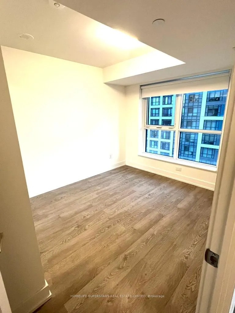 5 Mabelle Avenue, #1632
