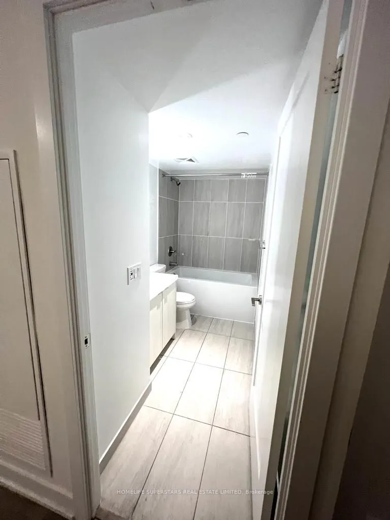 5 Mabelle Avenue, #1632