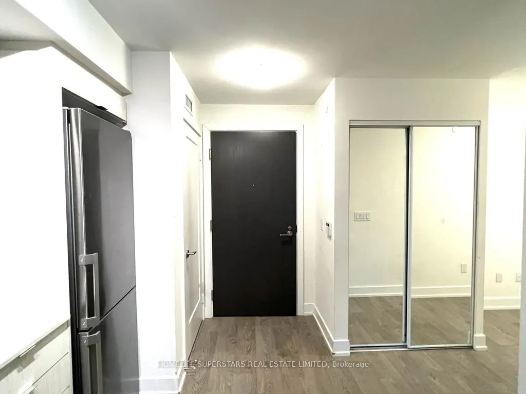 5 Mabelle Avenue, #1632