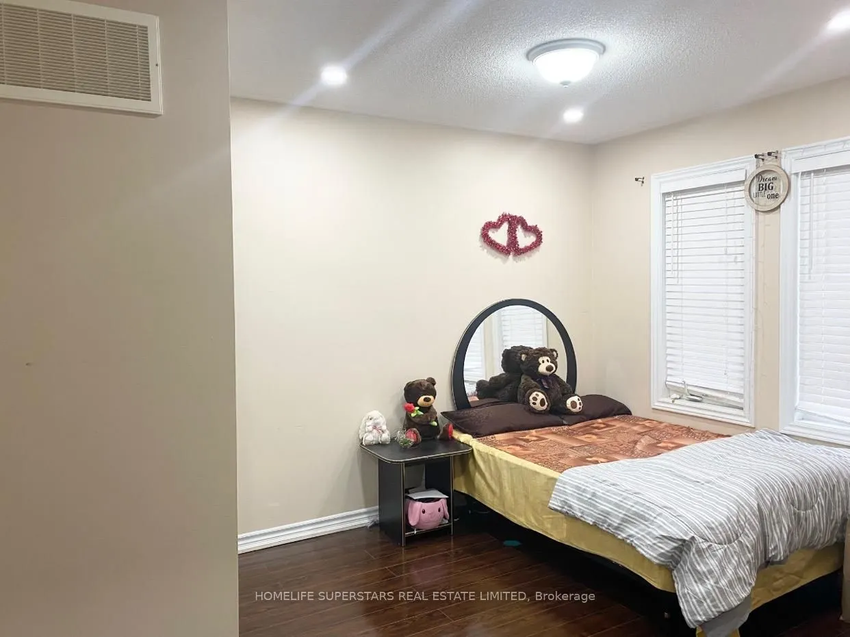 20 Daden Oaks Drive