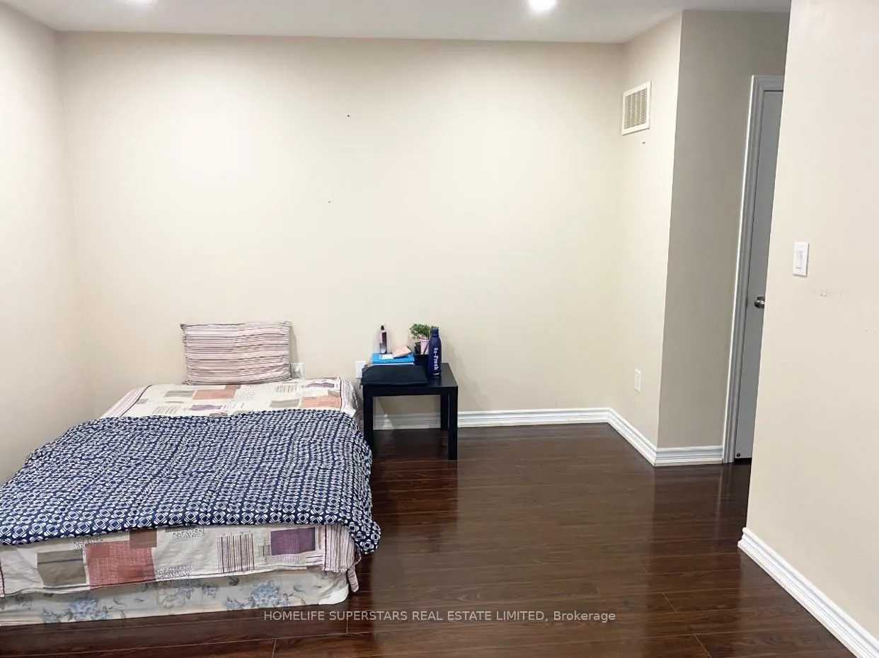 20 Daden Oaks Drive