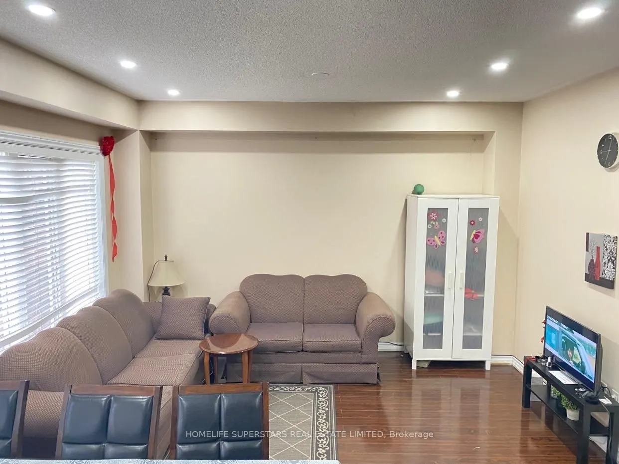 20 Daden Oaks Drive