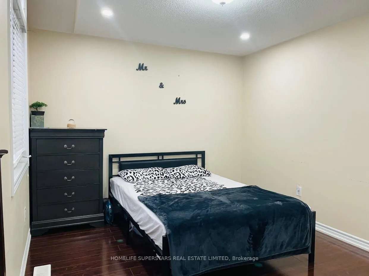 20 Daden Oaks Drive