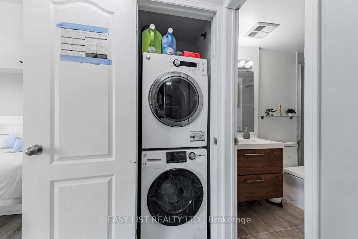 760 Lawrence Avenue W, #15