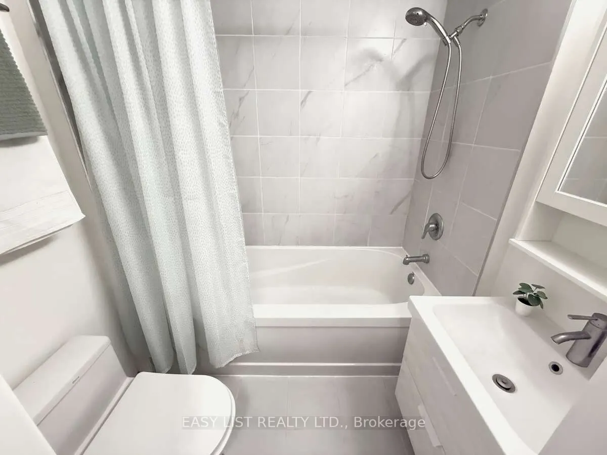 760 Lawrence Avenue W, #15