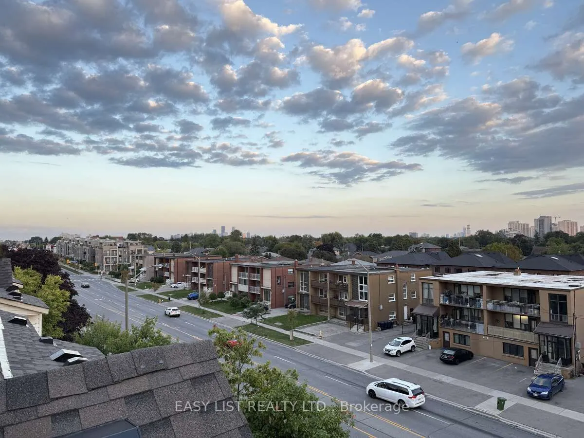 760 Lawrence Avenue W, #15