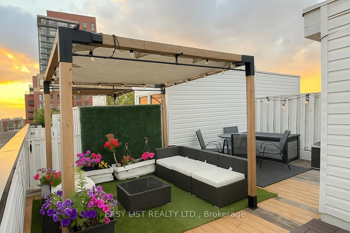 760 Lawrence Avenue W, #15