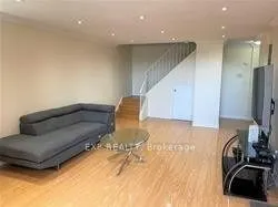 3025 The Credit Woodlands Road, #330