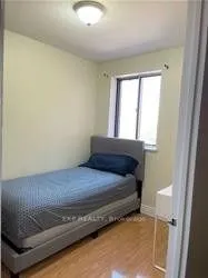 3025 The Credit Woodlands Road, #330