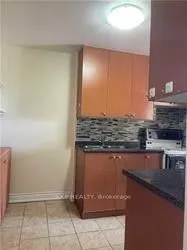 3025 The Credit Woodlands Road, #330