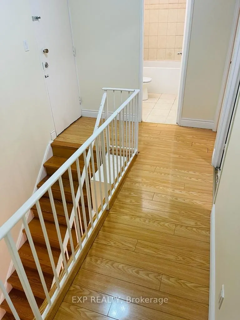 3025 The Credit Woodlands Road, #330