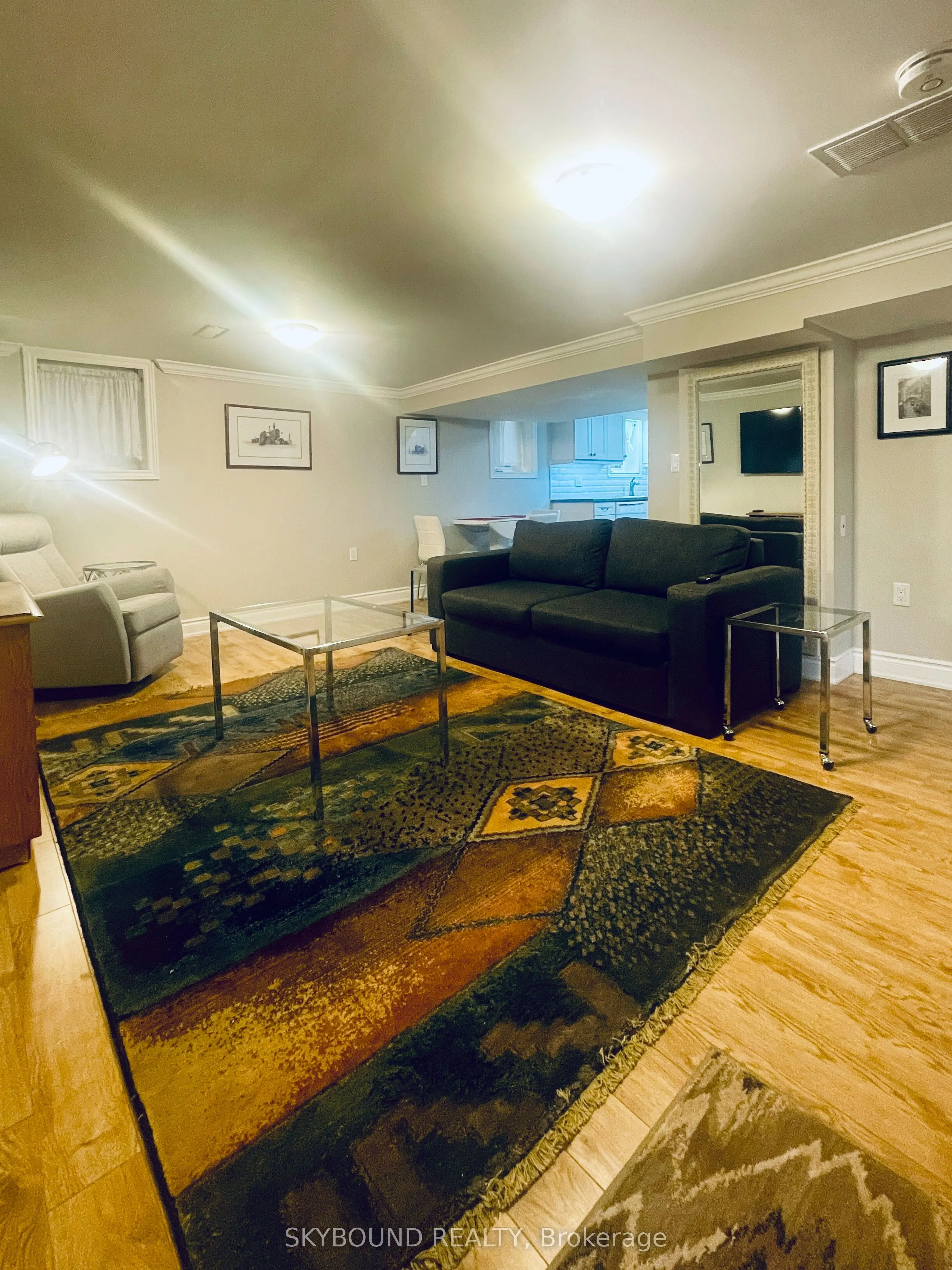 28 John Street S
