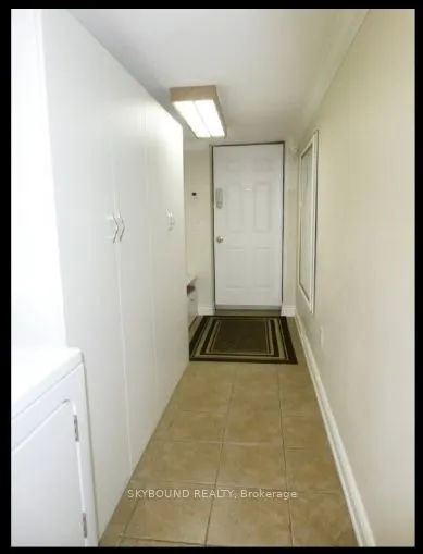 28 John Street S