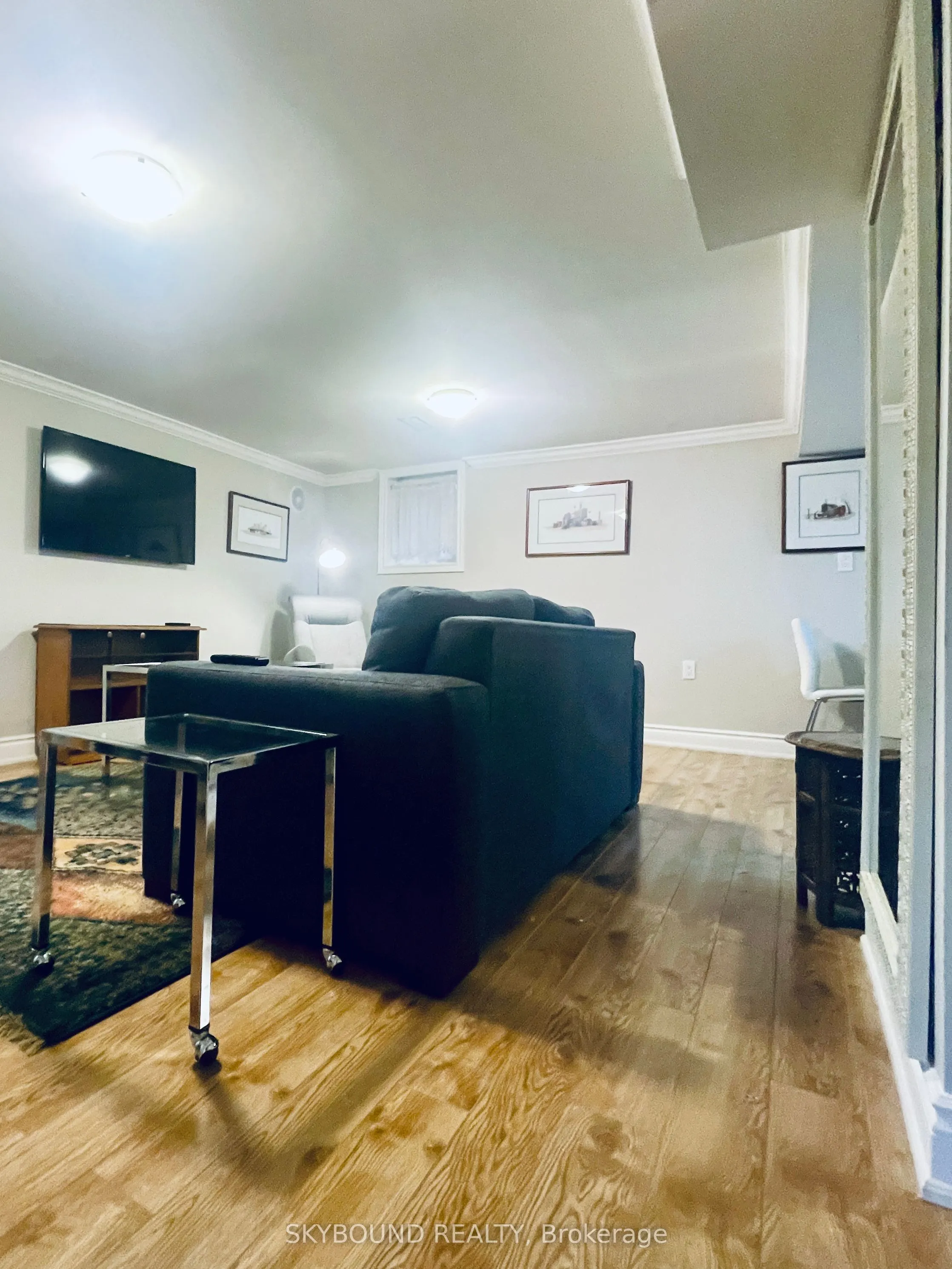 28 John Street S