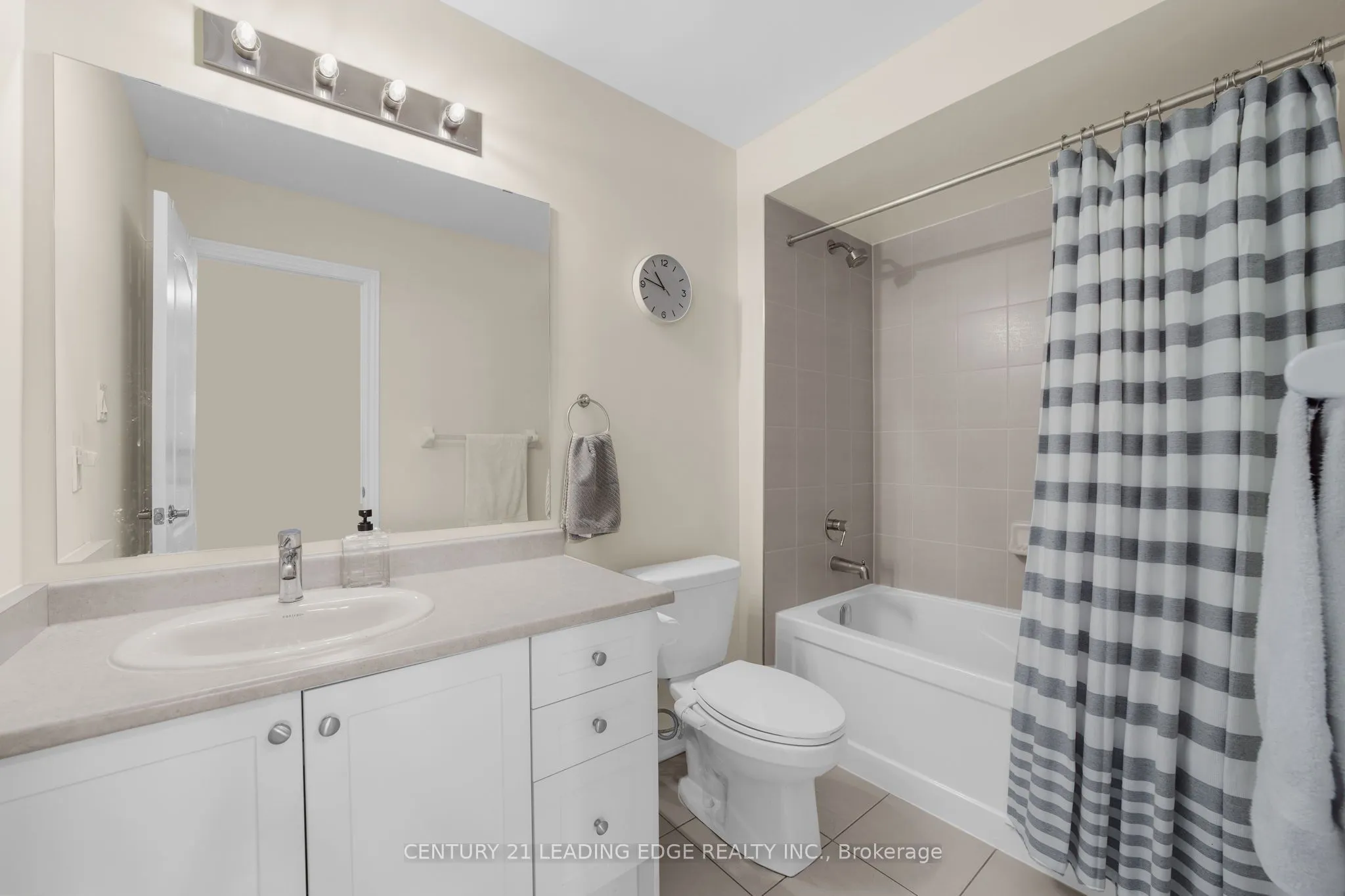 35 Lobelia Street, #4