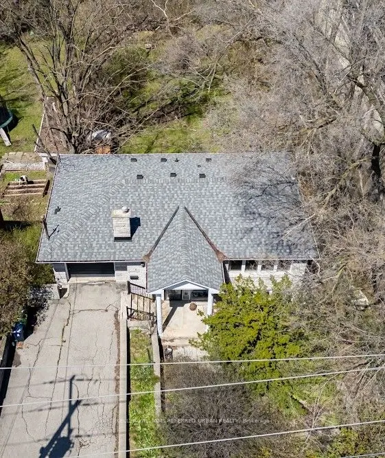 20 Gracefield Avenue