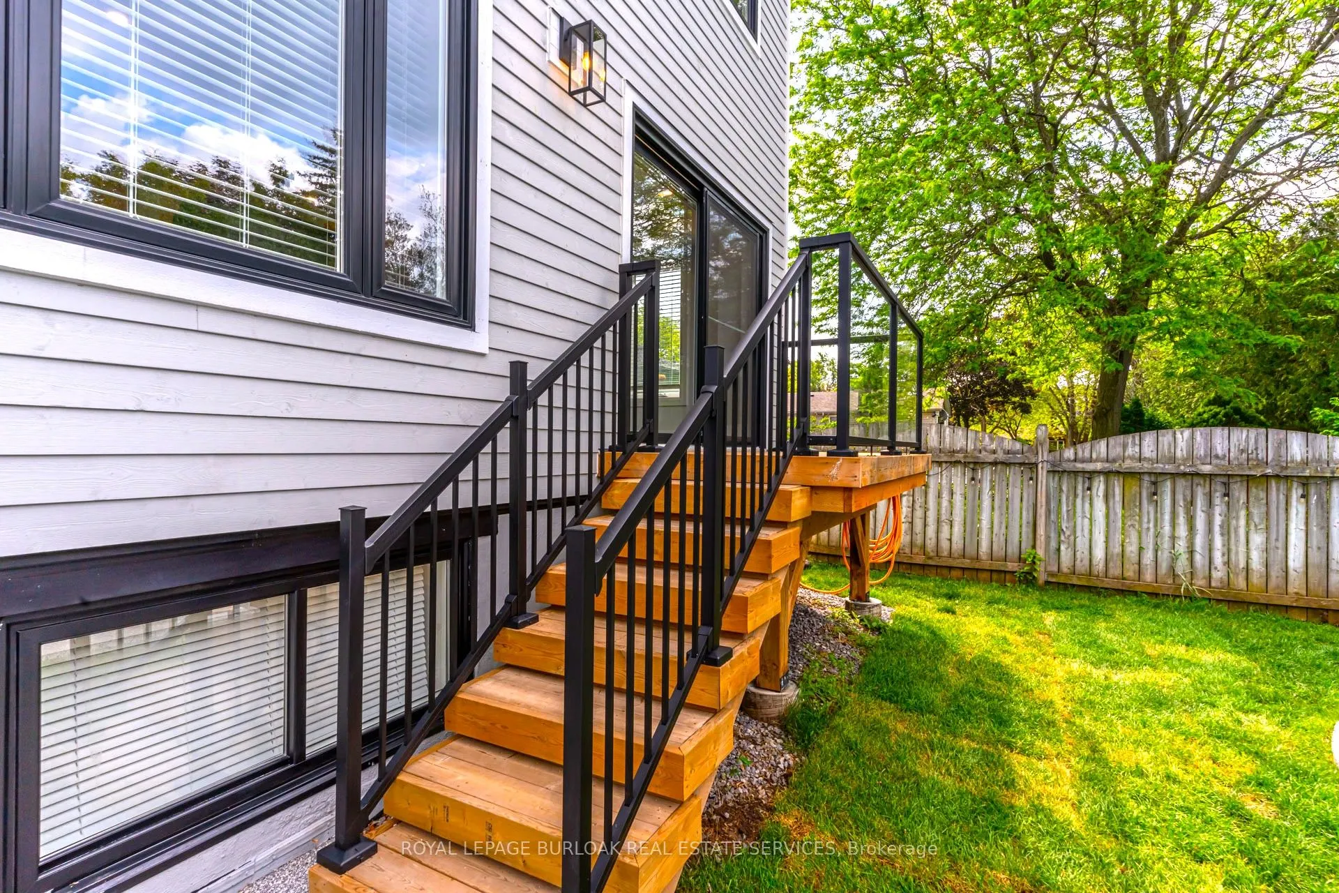 5199 Broughton Crescent