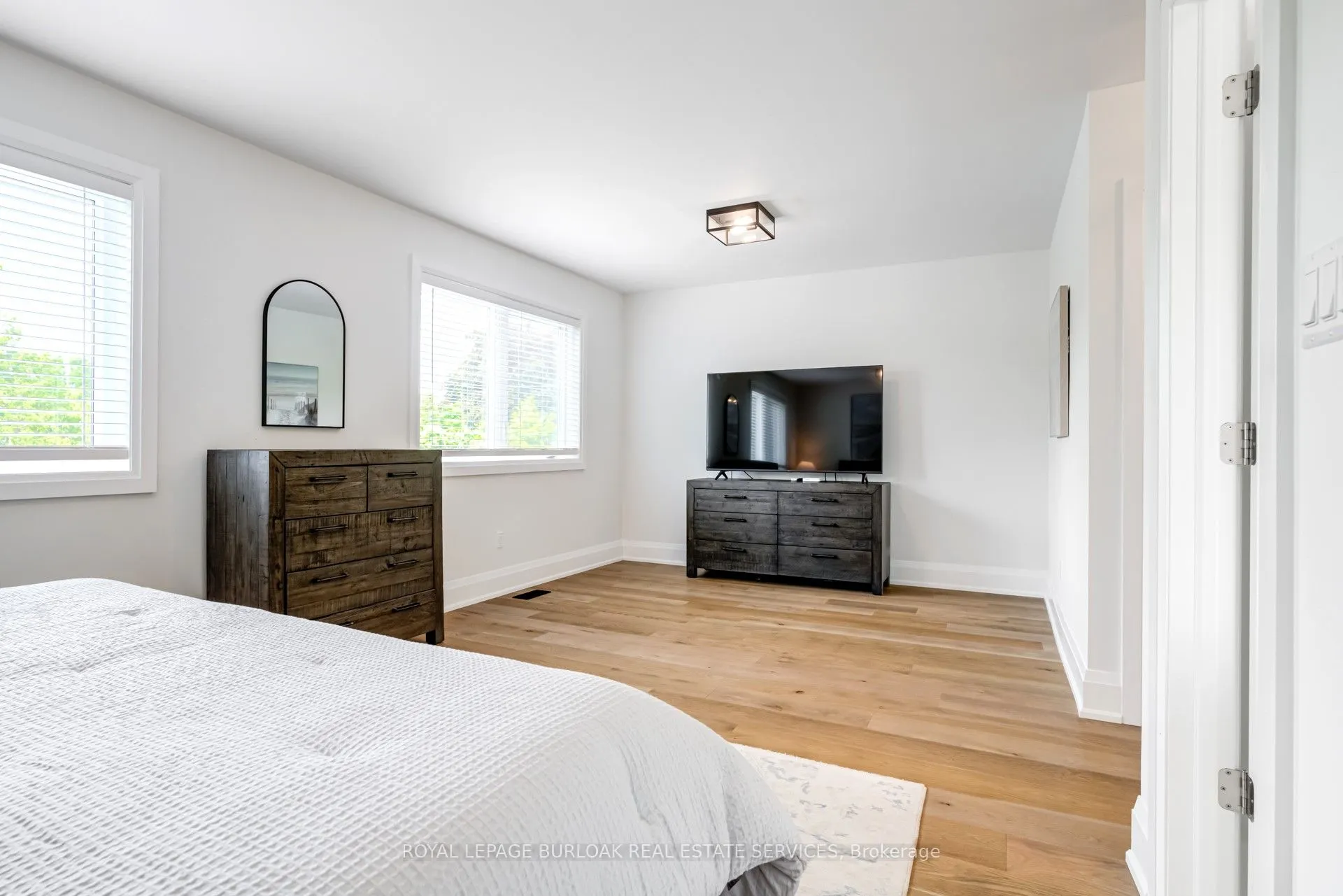 5199 Broughton Crescent