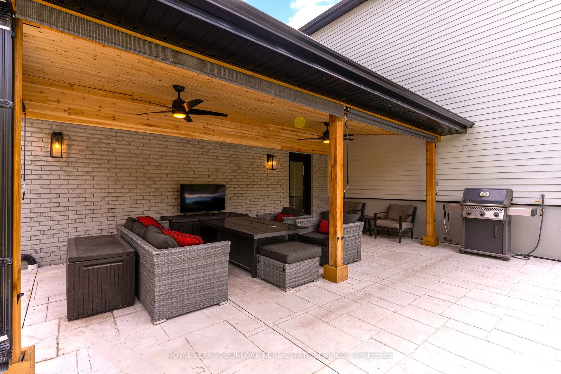 5199 Broughton Crescent