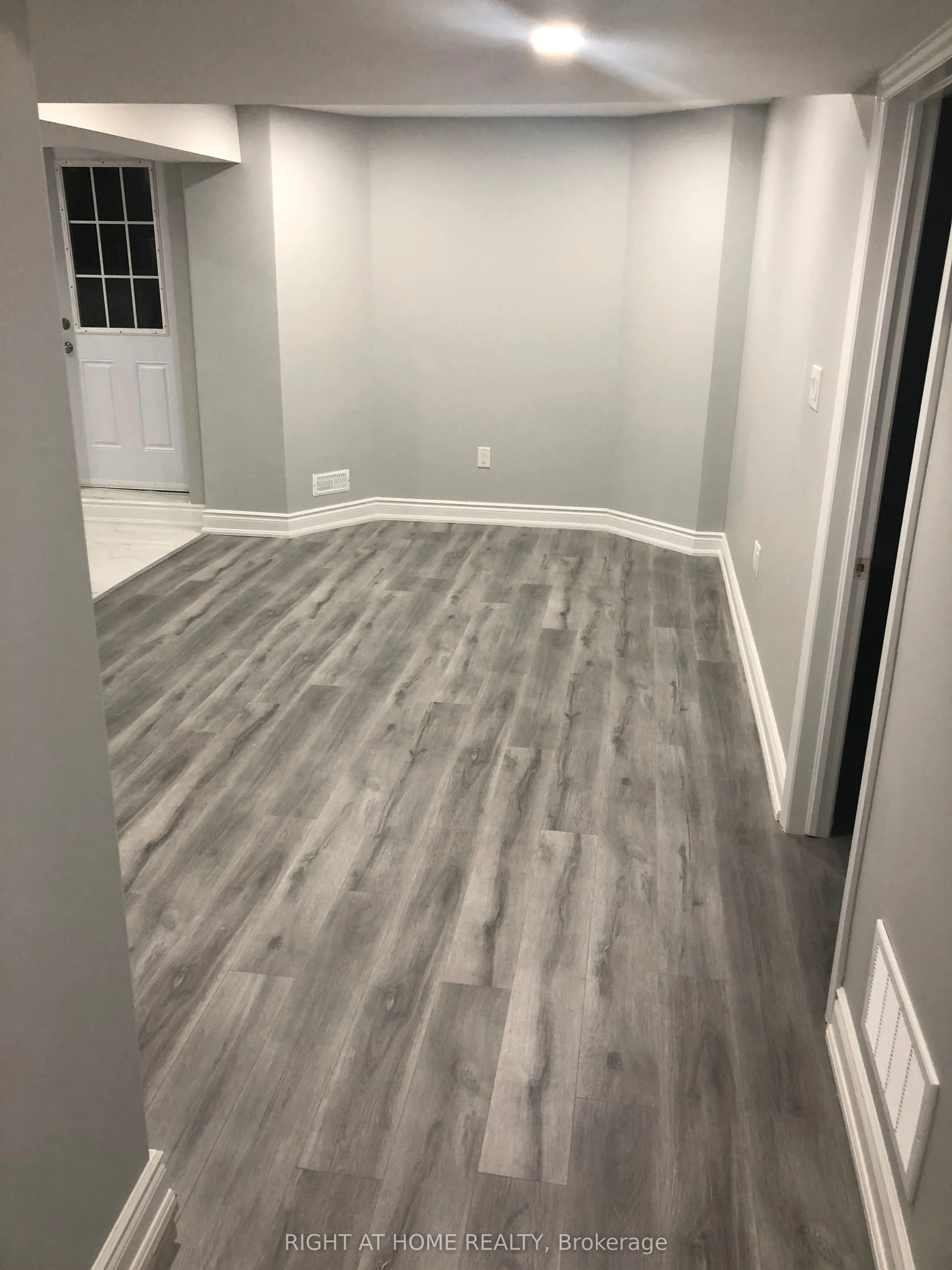 978 Bristol Road W